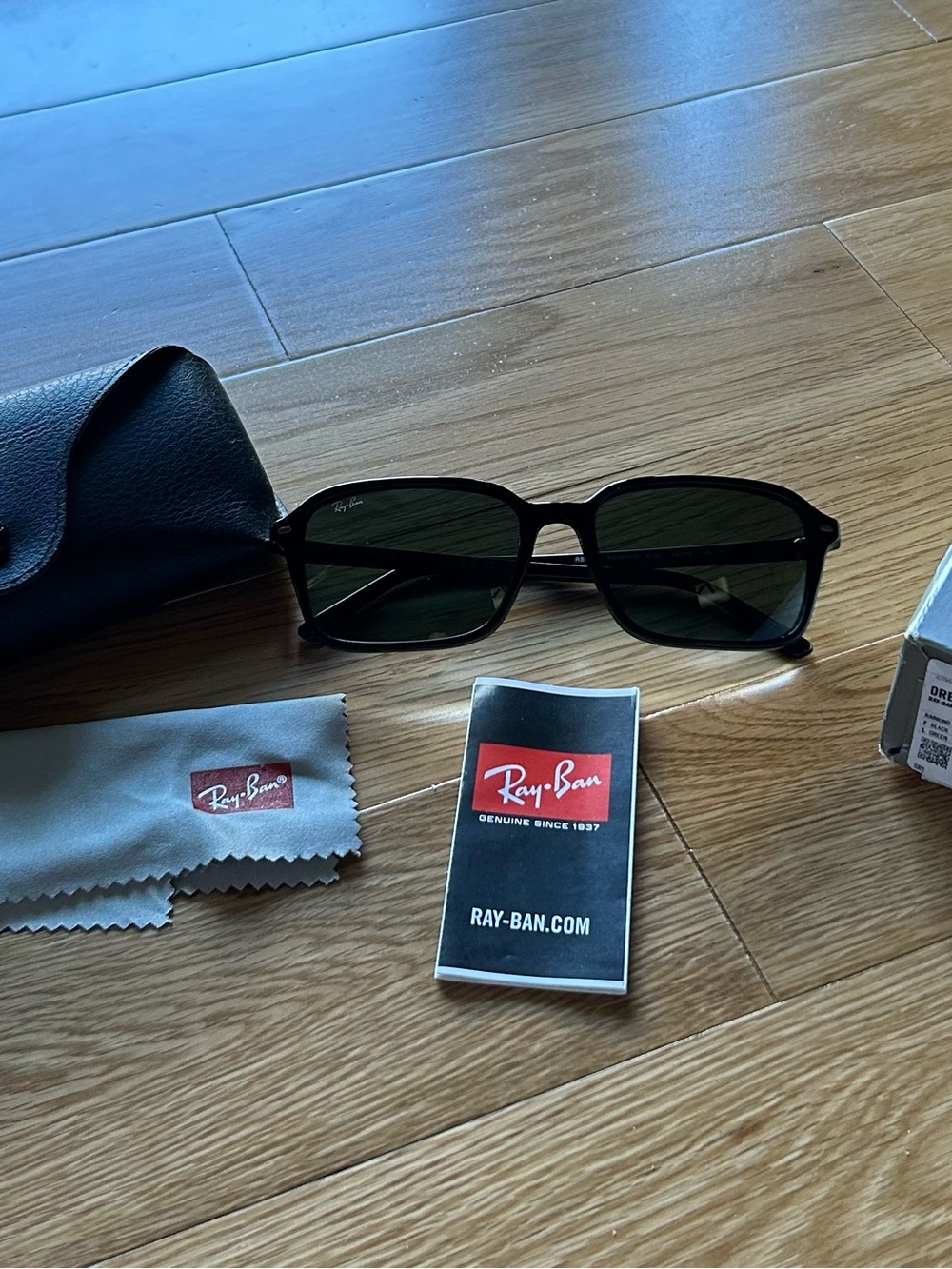 Ray-Ban Raimond Black Frame Sunglasses with Green Lenses